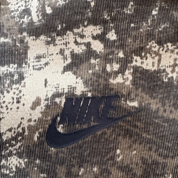 Sale $40 Nike tech fleece size medium slim fit tapered leg,  Camouflage nwt - Picture 5 of 16